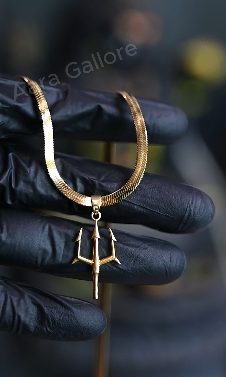 Snake Chain Trident Necklace