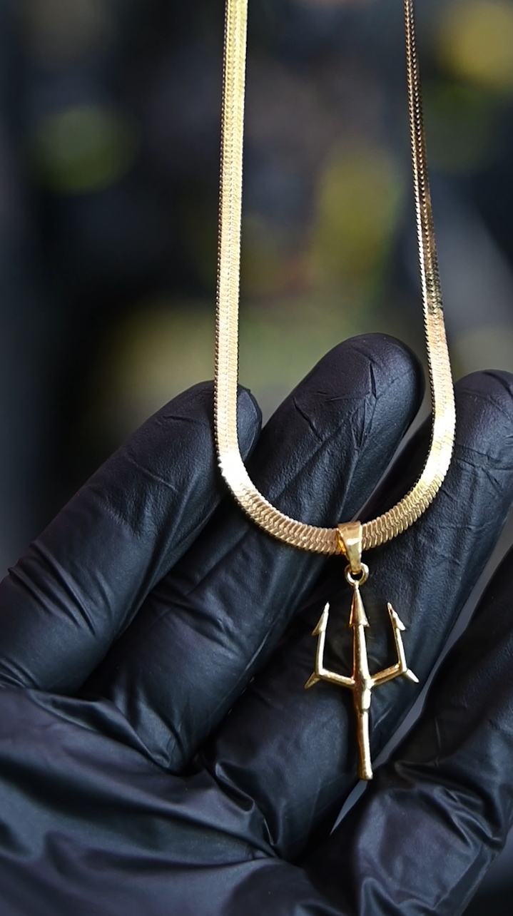 Snake Chain Trident Necklace