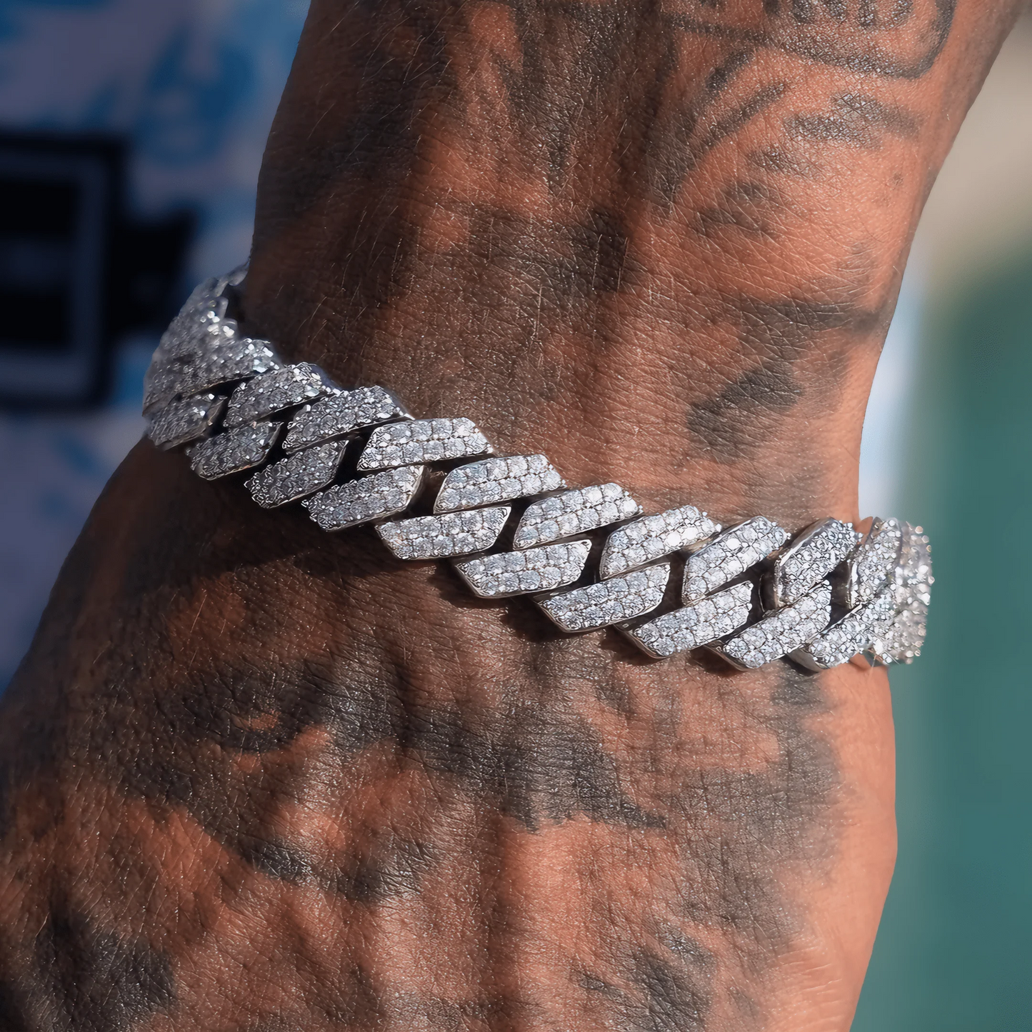 Cuban Brace