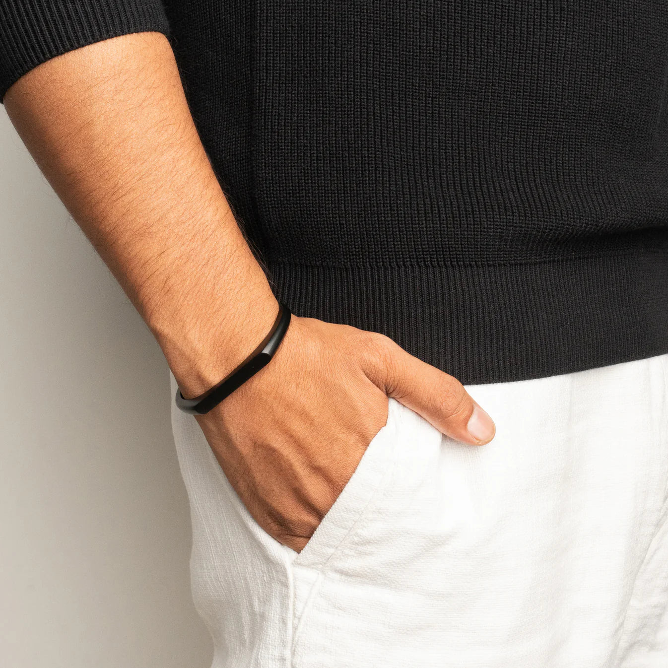 Onyx Edge Bracelet Black