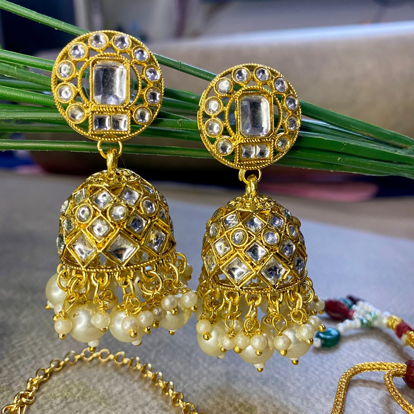 Kundan & Pearl Studded Jewelry Set