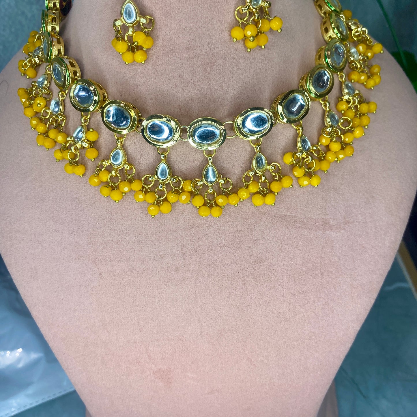 Yellow Dangling Beaded Kundan Necklace