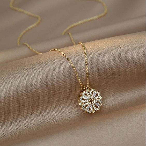 Shiny Clover Necklace Dual Style